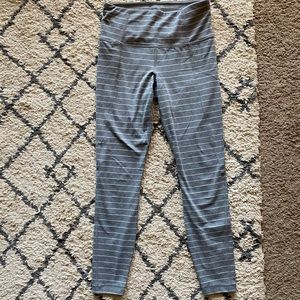 NWOT Athleta Gray and White Salutation tights (XS)